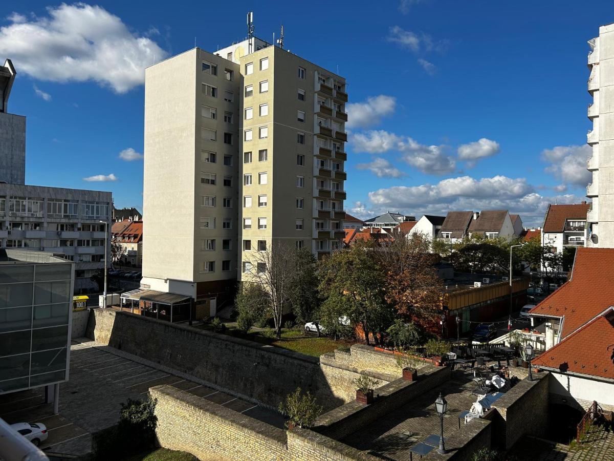 Backstage Apartment Gyor Exterior photo